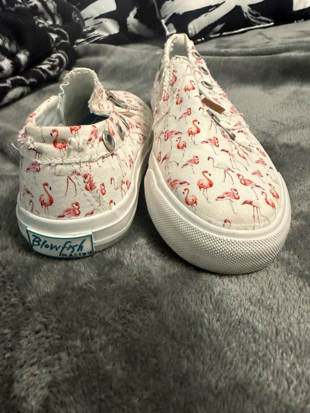 Blowfish Pink Flamingo Slip On Sneaker - Like New Condition - Size 6 - Picture 3 of 5